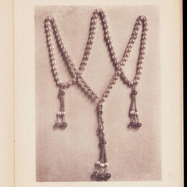 Catalog of pearls, gems, jewels and precious objets d’art all belonging to S.M. Sultan Abd-Ul-Hamid II, Paris, Georges Petit, 1911.