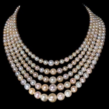 Gourdji necklace Natural pearls, diamond clasp Collection Faerber