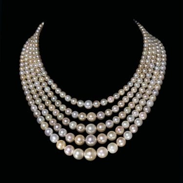 Gourdji necklace, Natural pearls, diamond clasp, Collection Faerber © Katharina Faerber.
