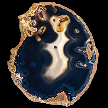 “Le Paillasse” (The Clown), agate  Likely Rio Grande do Sul, Brazil. Muséum national d’histoire naturelle coll., Paris. Caillois donation,1983-1985