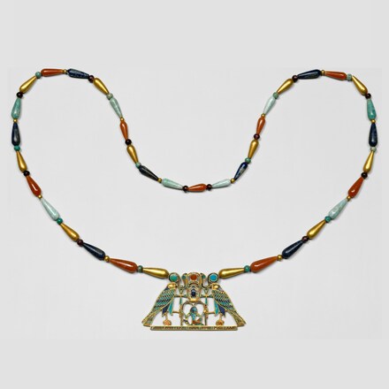 Collier de Sithathoryunet, Améthyste, cornaline, lapislazuli, feldspath vert, or jaune, Moyen-Empire