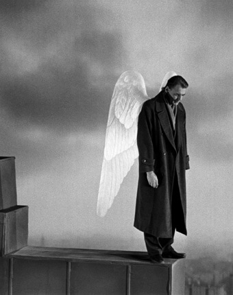 Bruno Ganz in Der Himmel über Berlin von Wim Wenders © 1987 Road Movies – Argos Films Mit freundlicher Genehmigung der Wim Wenders Stiftung – Argos Films Bruno Ganz in Wings of Desire by Wim Wenders © 1987 Road Movies – Argos Films Courtesy of Wim Wenders Stiftung – Argos Film