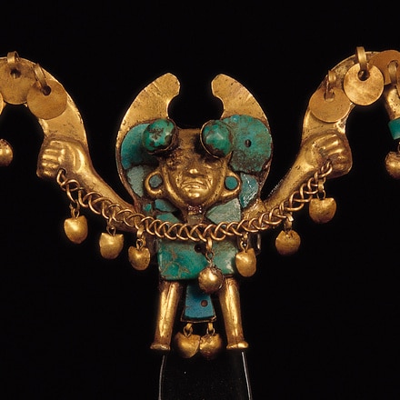 ML100753 Ornement de nez Mochica. Musée Larco de Lima