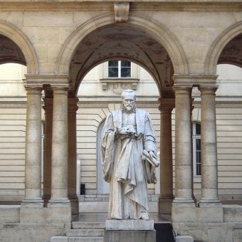 college-de-france-paris-exterior-view-sorbonne-university-250627715.jpg