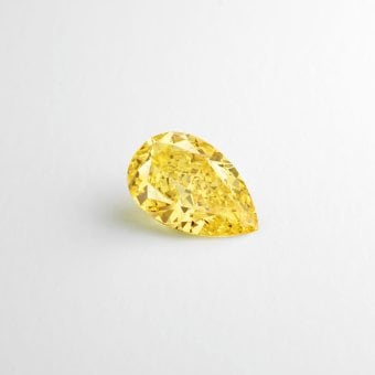 Diamant Fancy Vivid Yellow poire de 11,29 carats © Van Cleef & Arpels SA.jpg