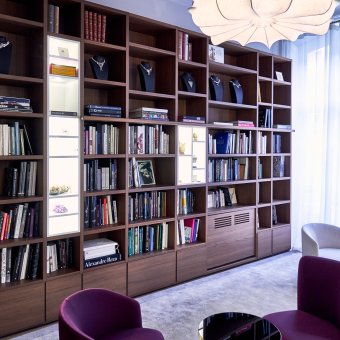 L'ÉCOLE - Library 17.jpg