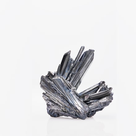 pray of sharp blades of large stibnite crystals.PNG