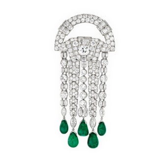 Van Cleef & Arpels, Brooch, 1928 Brooch in platinum, emeralds (pear) and diamonds