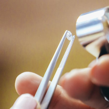 Diamonds in Hong Kong: History and Legends