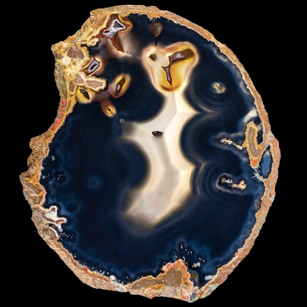 “Le Paillasse” (The Clown), agate  Likely Rio Grande do Sul, Brazil. Muséum national d’histoire naturelle coll., Paris. Caillois donation,1983-1985