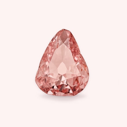 Le Diamant rose sur fond rose