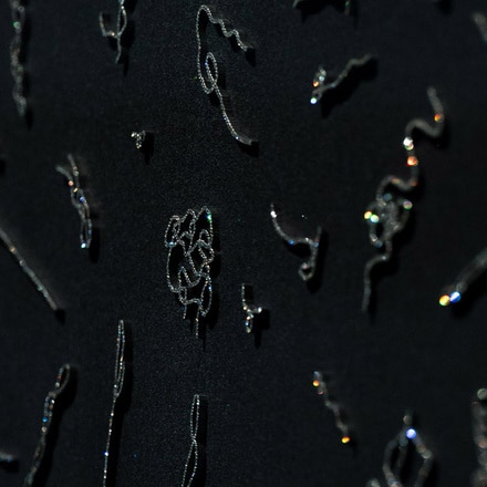 Fils en argent et diamants