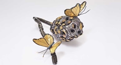 Nest in steel with 2 butterflies