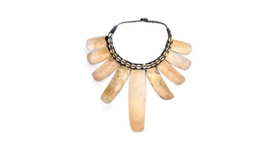 Exhibition Around The World in Jewellery%22 (Doha) highlight