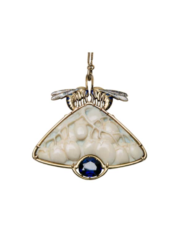 Wasps and Ivory Prunus Pendant, Shai Bandmann and Ronald Ooi Collection. © Studio Y.Langlois.PNG