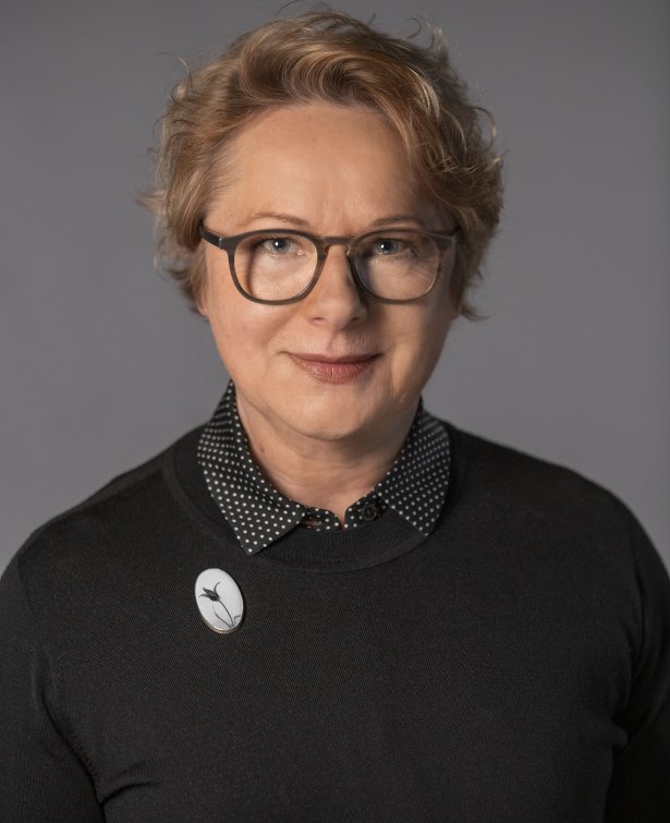 Cornelie Holzach, director of Pforzheim’s Jewellery Museum © Schmuckmuseum Pforzheim Photo Winfried Reinhardt