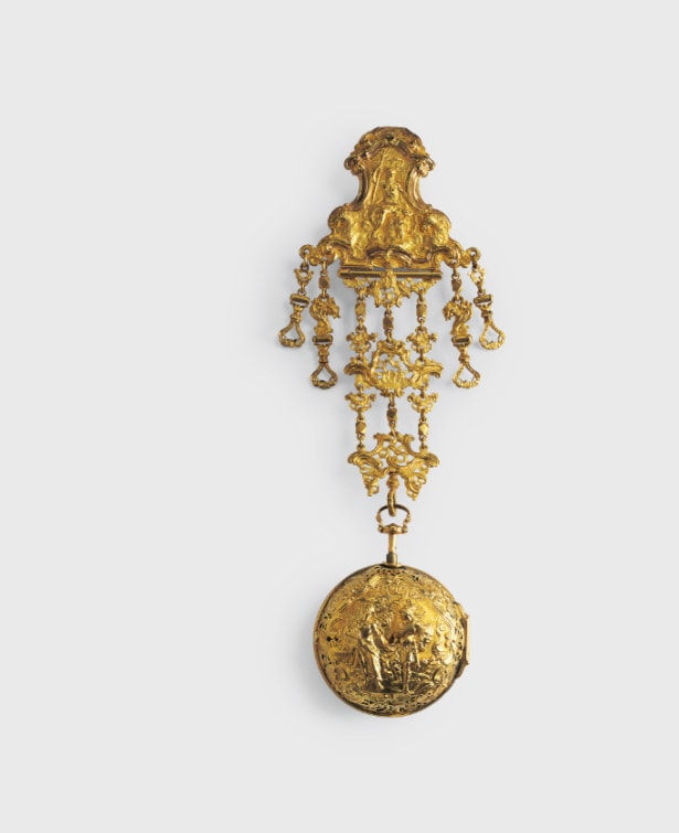 Pocket watch with chatelaine in gold - About 1740 © Schmuckmuseum Pforzheim Photo Günter Meyer