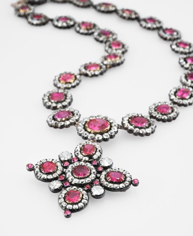 Ruby necklace with detachable pendant. An Eye For Beauty, Illuminata Jewelry Collection Exhibition, L'ECOLE, School of Jewelry Arts, K11 MUSEA, Hong Kong