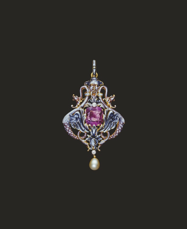 Lucien Falize, Adjoined Dragons, pendant, c. 1885, gold, enamel, pearl, diamonds, purple sapphire, Tokyo, Arikawa Albion Art Collection