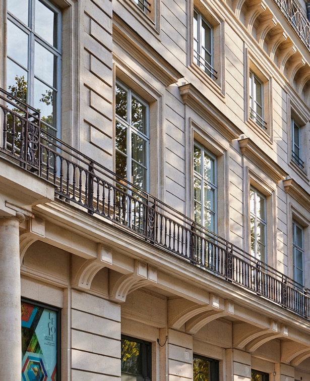 Detail from the facade of the Hôtel de Mercy-Argenteau, 2023