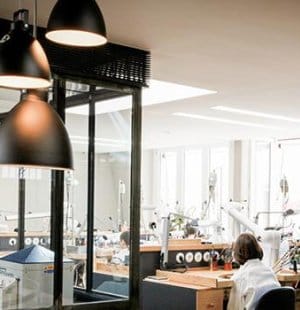 L'ÉCOLE - Having access to VCA creations_Carrousel 1_C _0.jpg