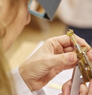 L’ÉCOLE - The Lapidary's Art 2 - Photo Benjamin Chelly_Carrousel 6_C.jpg