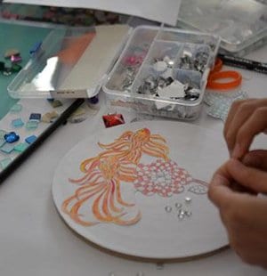 L_ECOLE_-_Create_your_precious_clock_2.jpg