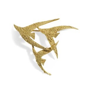 Pierre Sterlé, Broche, vers 1964, Or jaune, Collection particulière © Sotheby’s- ArtDigital Studio