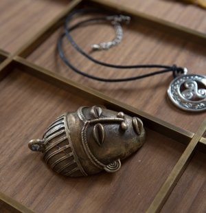L'ÉCOLE - Amulets & precious symbols 5.jpg
