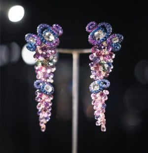 Scenography, Diamond tiara transformable into a pair a necklace, An Eye for Beauty, the Illuminata Jewelry Collection, L’ÉCOLE School of Jewelry Arts.jpg