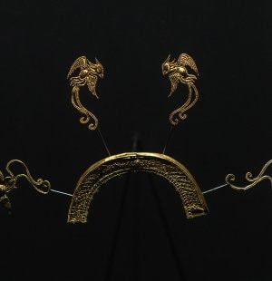 Hairpin ensemble with dragon design, Gilded silver, Song dynasty, 960-1279