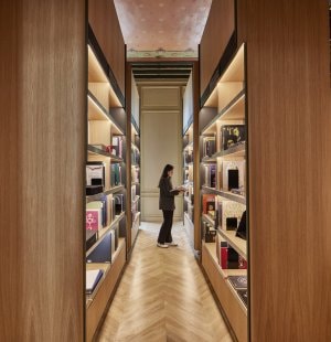 Library of L'ÉCOLE, School of Jewelry Arts, Hôtel de Mercy-Argenteau, 16 bis Boulevard Montmartre, 75009 Paris