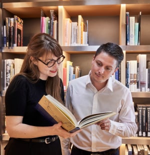 Library of L'ÉCOLE, School of Jewelry Arts, Hôtel de Mercy-Argenteau, 16 bis Boulevard Montmartre, 75009 Paris