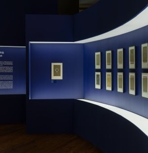 Designing Jewels_Scenography for Slider