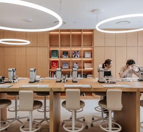 L'ECOLE Asia Pacific, School of Jewelry Arts Gemology Room