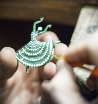 Marquage de la place des diamants sur une ballerine en cire, 2013 © Van Cleef & Arpels