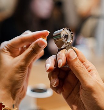Discover the gemstones