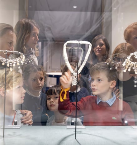 Exhibition Paris, City of Pearls - Kids guided tour