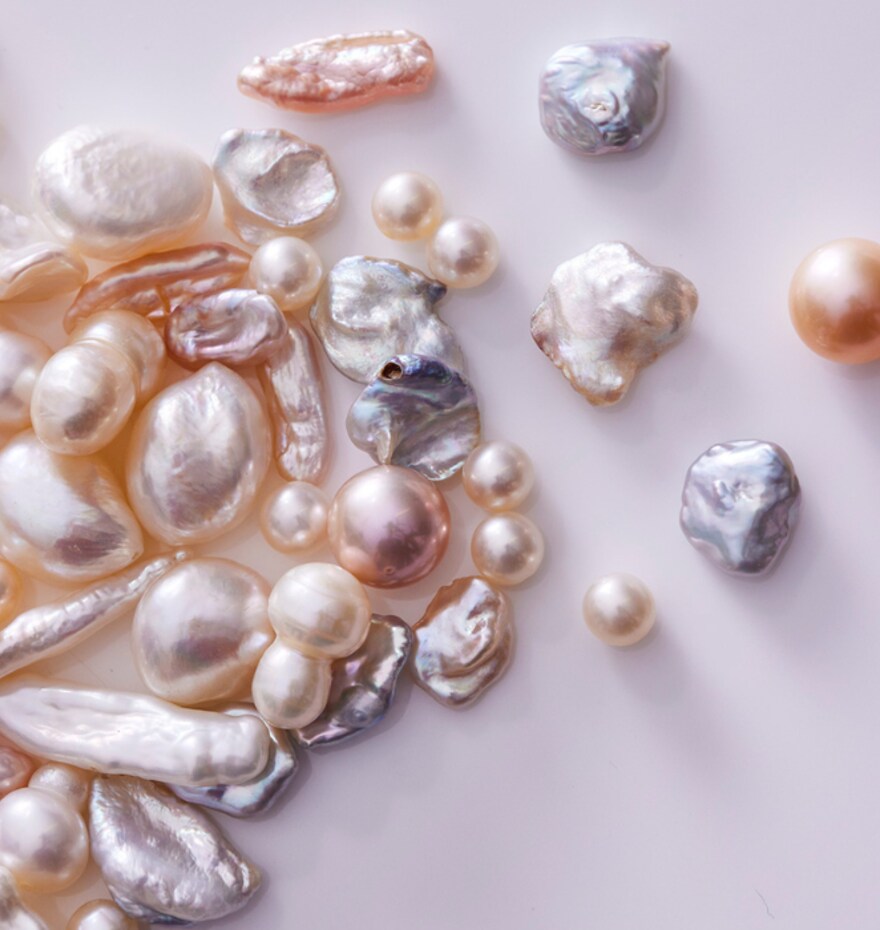 Freshwater cultured pearls without nucleus (China)
