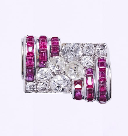 Chevalière, vers 1935