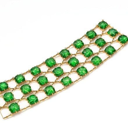 René Lalique (1860–1945)  Green rosebud bracelet Glass, yellow gold, enamel  c. 1900  Palais Royal Collection