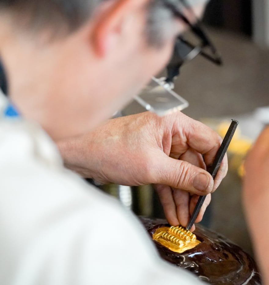 Conversation on the savoir-faire of the jeweler and the goldsmith