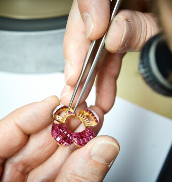 How to become a lapidary?