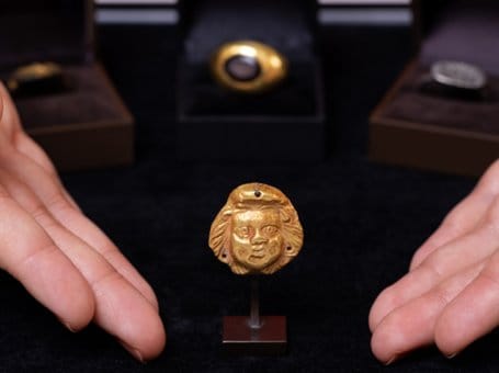 Gold and jewelry from antiquity to renaissance period