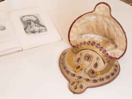 Art-History-Course-Birth-Jewelry (6).jpg Art-History-Course-Birth-Jewelry (6).jpg