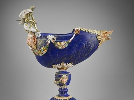 Nef en lapis-lazuli, Paris, musée du Louvre, (C) Musée du Louvre, Dist. GrandPalaisRmn, Thierry Olliver.jpg