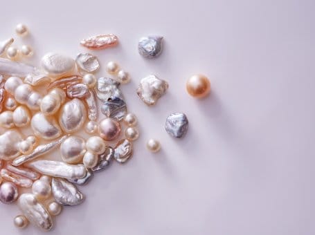 Perles de culture d'eau douce sans noyau (Chine). Photo  Benjamin Chelly BD