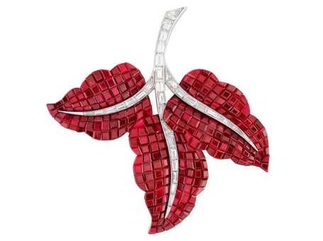 Rubis, entre Science et Histoire_Mystery Set Three leaves clip_1955