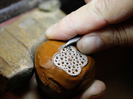 Meet with two artisans in reorientation