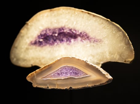 Exhibition stones and reveries